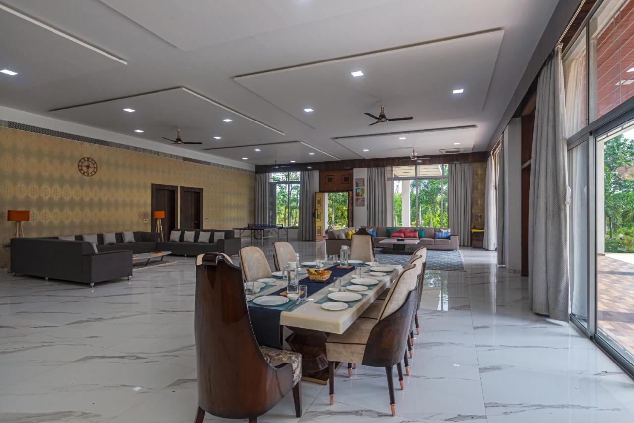 Saffronstays Odyssey, Karjat - 10 Acres Pet-Friendly Estate With Swimming Pool Chinchavli Екстериор снимка
