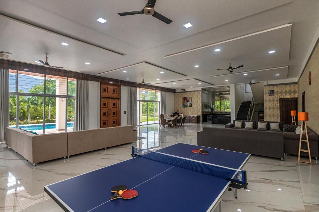 Saffronstays Odyssey, Karjat - 10 Acres Pet-Friendly Estate With Swimming Pool Chinchavli Екстериор снимка