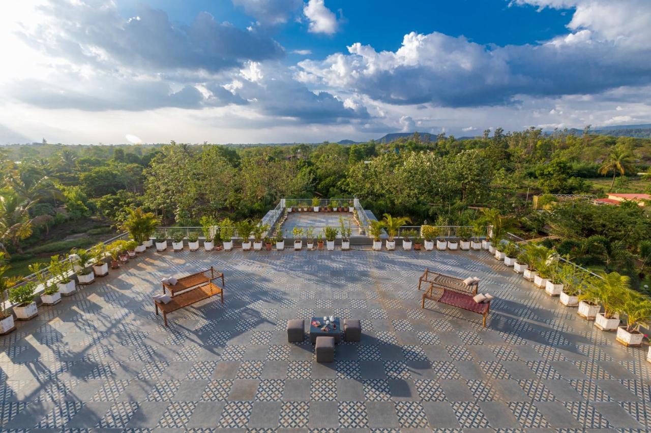 Saffronstays Odyssey, Karjat - 10 Acres Pet-Friendly Estate With Swimming Pool Chinchavli Екстериор снимка