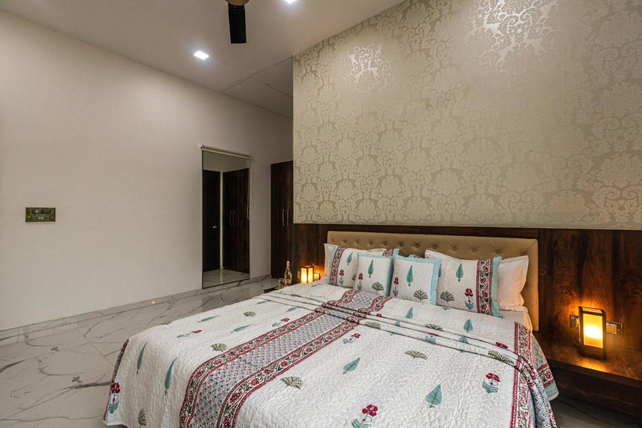 Saffronstays Odyssey, Karjat - 10 Acres Pet-Friendly Estate With Swimming Pool Chinchavli Екстериор снимка