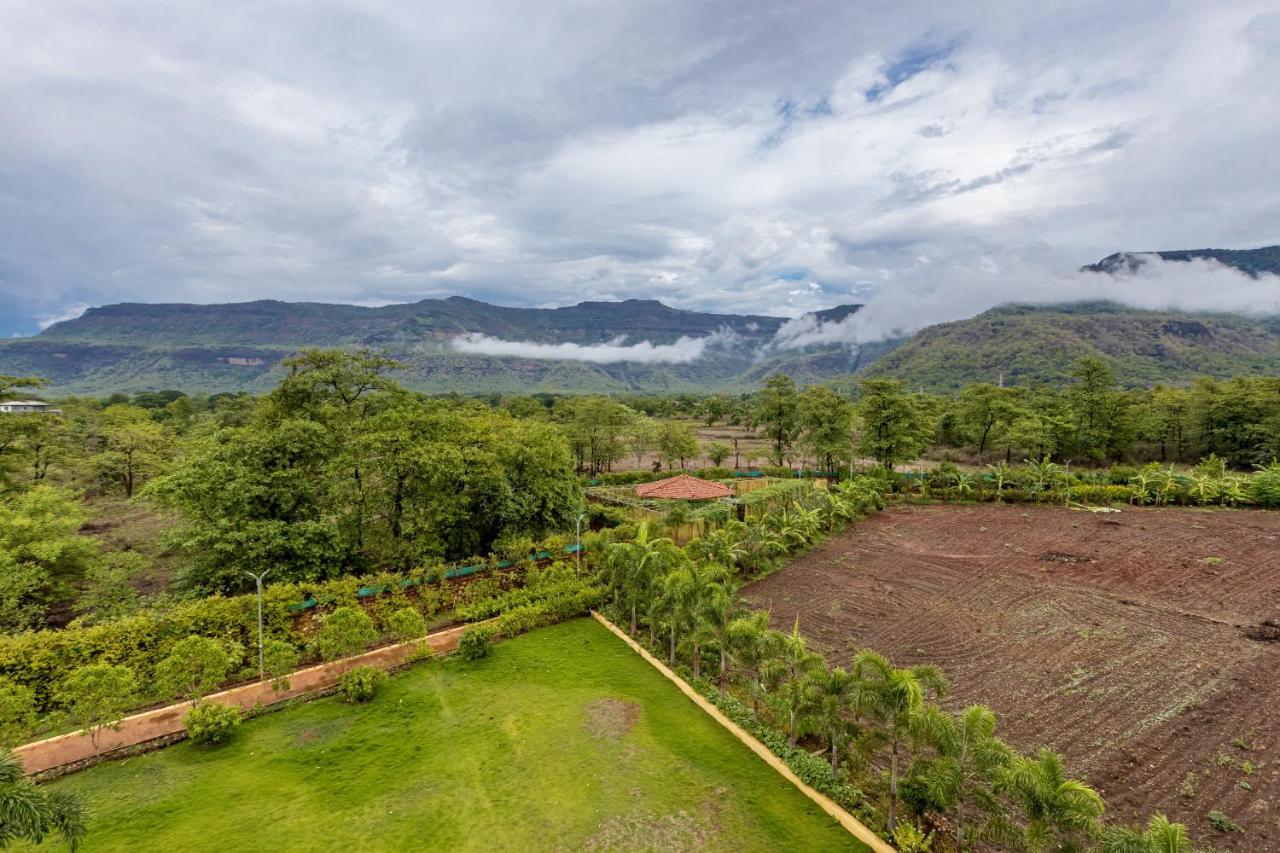 Saffronstays Odyssey, Karjat - 10 Acres Pet-Friendly Estate With Swimming Pool Chinchavli Екстериор снимка