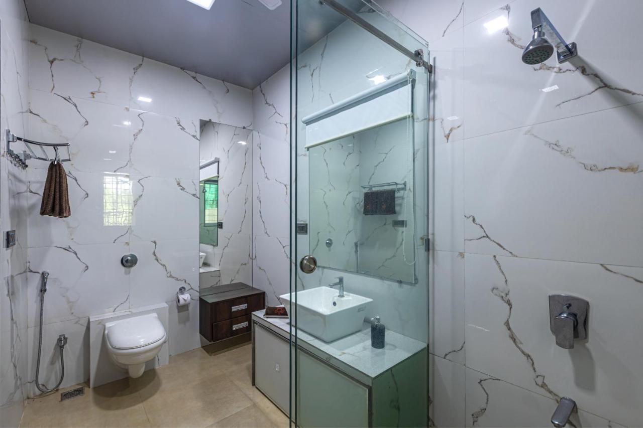 Saffronstays Odyssey, Karjat - 10 Acres Pet-Friendly Estate With Swimming Pool Chinchavli Екстериор снимка